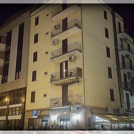 Appartamento Claudia Bari Exterior foto